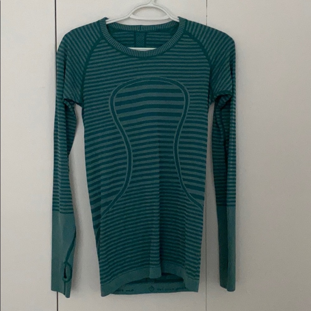 Long sleeve Lululemon shirt